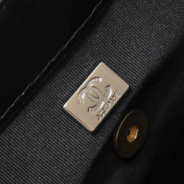 シャネルバッグ着用イメージ